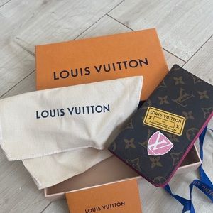 💯 authentic Louis Vuitton Custom IPhone 10 case
